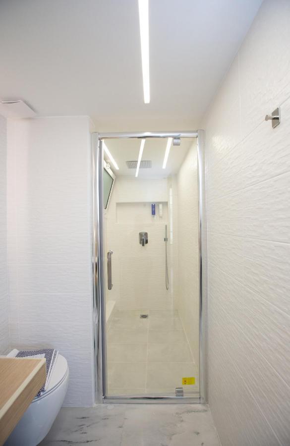 Melma Properties - Aria-Piraeus Central Penthouse Buitenkant foto